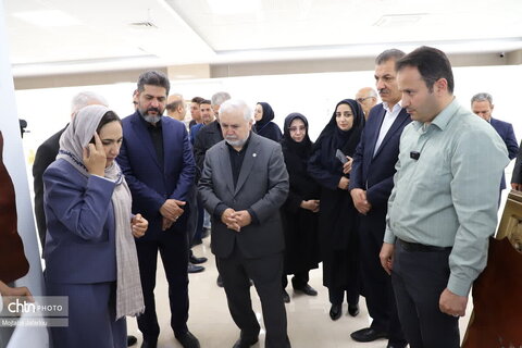 رونمایی از قرآن برنجی در موزه مهرانه توسط قائم‌مقام وزیر و معاون میراث‌فرهنگی