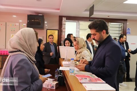 رونمایی از قرآن برنجی در موزه مهرانه توسط قائم‌مقام وزیر و معاون میراث‌فرهنگی