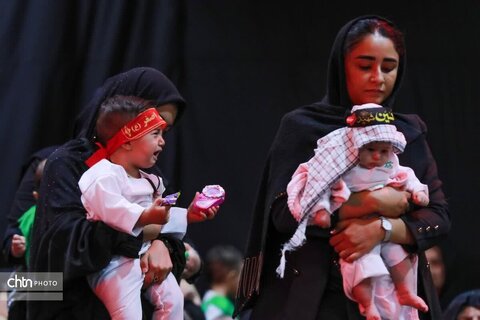 مراسم شیرخوارگان حسینی در حسینیه اعظم زنجان