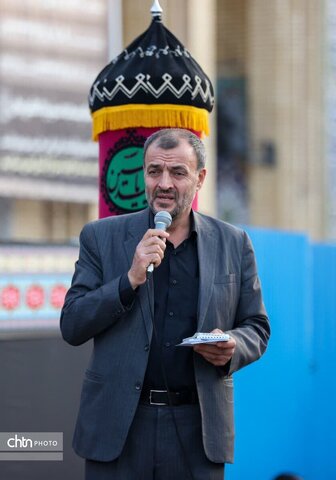 آیین تعویض پرچم حسینیه اعظم زنجان در اولین روز از محرم
