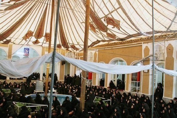 نخلهای سوگوار کویر ایستاده میگریند/ محرم در سرزمین کرمان زنده است