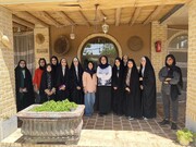 نخستین بوم‌گفت دخترانه در اقامتگاه بوم‌گردی قنات ابراهیم‌آباد برگزار شد