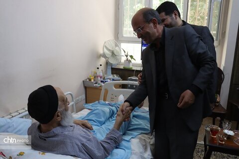 قائم مقام وزیر میراث فرهنگی با حجت الاسلام و المسلمین راشد یزدی دیدار کرد