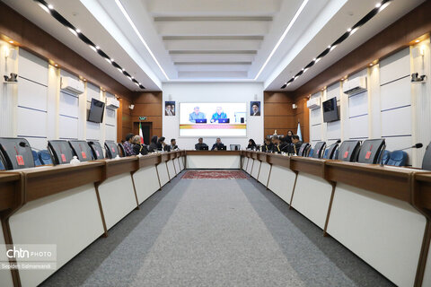 نشست ساماندهی سواحل کارون با محوریت تبدیل اراضی حاشیه رودخانه به فرصت‌های سرمایه‌گذاری