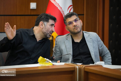 نشست ساماندهی سواحل کارون با محوریت تبدیل اراضی حاشیه رودخانه به فرصت‌های سرمایه‌گذاری