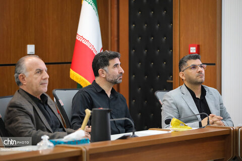 نشست ساماندهی سواحل کارون با محوریت تبدیل اراضی حاشیه رودخانه به فرصت‌های سرمایه‌گذاری