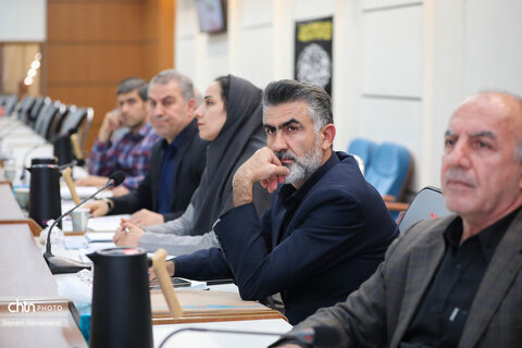نشست ساماندهی سواحل کارون با محوریت تبدیل اراضی حاشیه رودخانه به فرصت‌های سرمایه‌گذاری