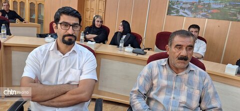 دیدار هنرمندان صنایع‌دستی با استاندار کهگیلویه و بویراحمد
