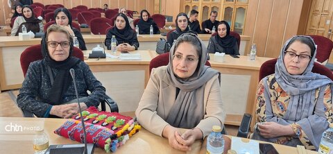 دیدار هنرمندان صنایع‌دستی با استاندار کهگیلویه و بویراحمد