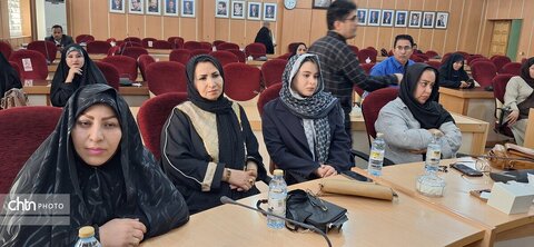 دیدار هنرمندان صنایع‌دستی با استاندار کهگیلویه و بویراحمد