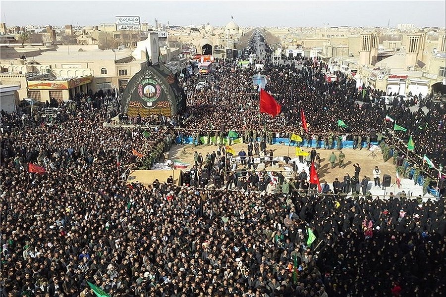 رونق محرم در شهر بادگیرها و بیرقها