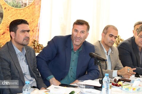 نشست تخصصی فعالان گرشگری و صنایع دستی شهرستان اسفراین
