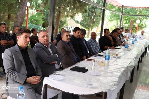 نشست تخصصی فعالان گرشگری و صنایع دستی شهرستان اسفراین