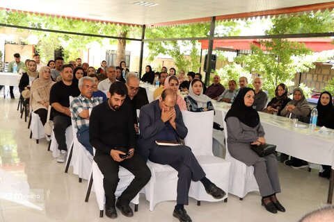 نشست تخصصی فعالان گرشگری و صنایع دستی شهرستان اسفراین