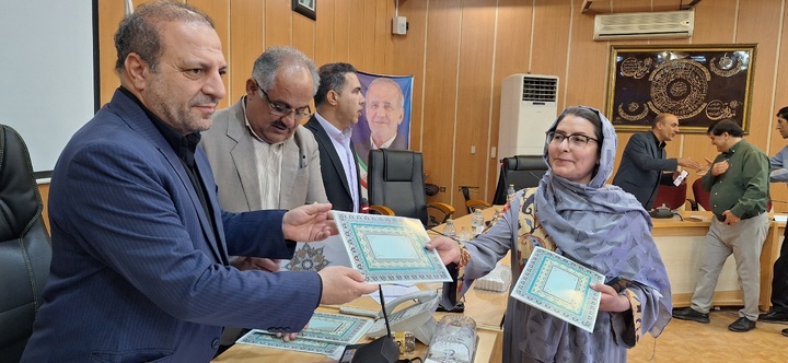 استاندار کهگیلویه و بویراحمد از هنرمندان صاحب مهر اصالت تقدیر کرد