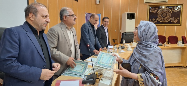 استاندار کهگیلویه و بویراحمد از هنرمندان صاحب مهر اصالت تقدیر کرد