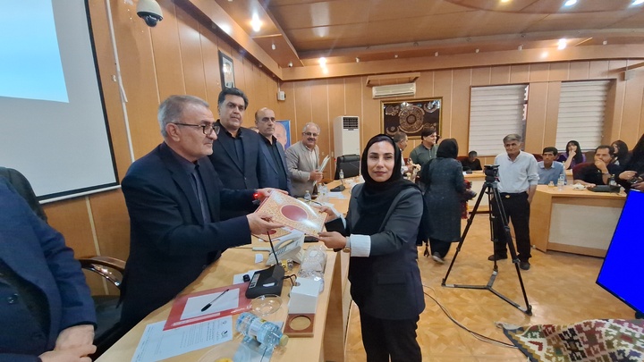 استاندار کهگیلویه و بویراحمد از هنرمندان صاحب مهر اصالت تقدیر کرد