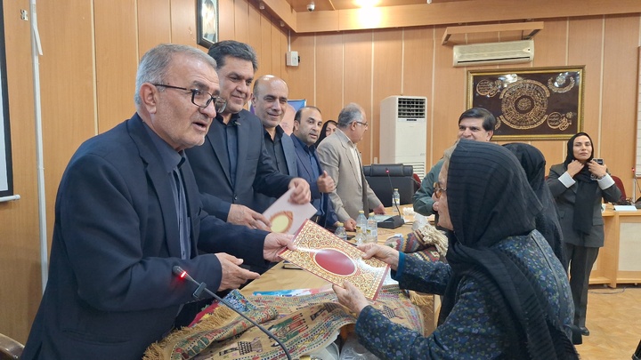 استاندار کهگیلویه و بویراحمد از هنرمندان صاحب مهر اصالت تقدیر کرد