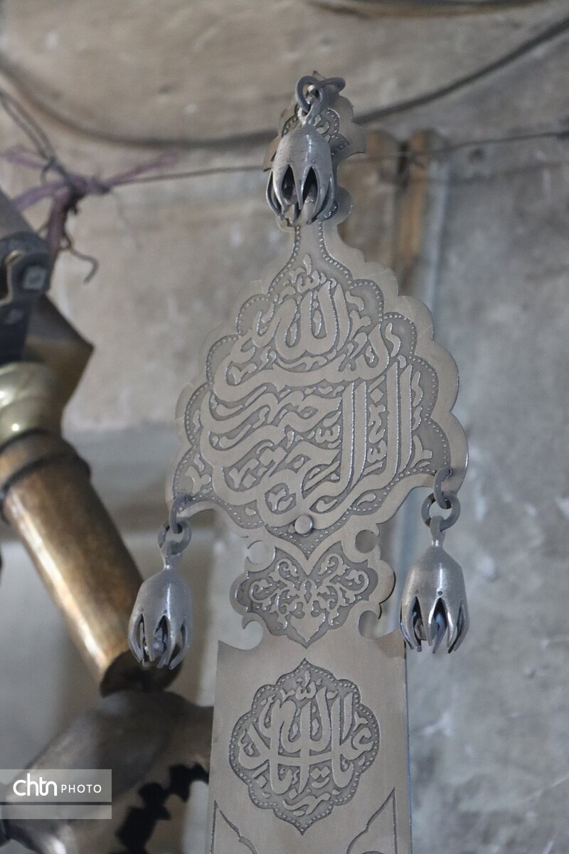 هنر سنتی علم سازی سازنده علامت های مذهبی  در استان خراسان