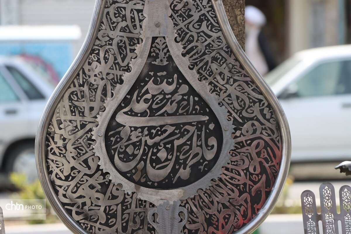 هنر سنتی علم سازی سازنده علامت های مذهبی  در استان خراسان