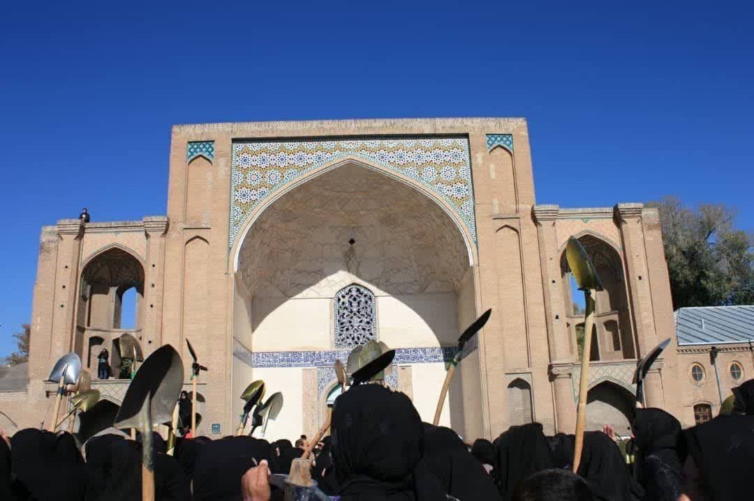 نگاهی به میراث ماندگار محرم در قزوین/ از علامت‌کشی و طبق‌گردانی تا سنت طایفه بنی اسد