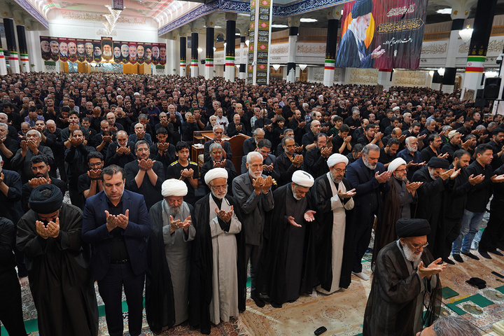 نماز ظهر عاشورا در قم