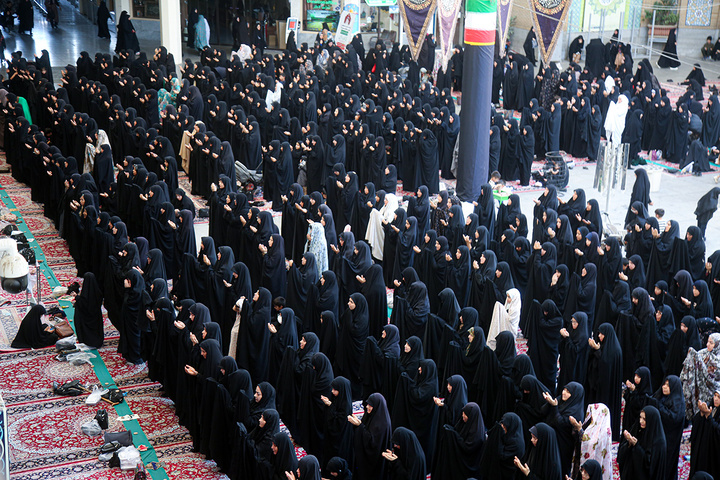نماز ظهر عاشورا در قم