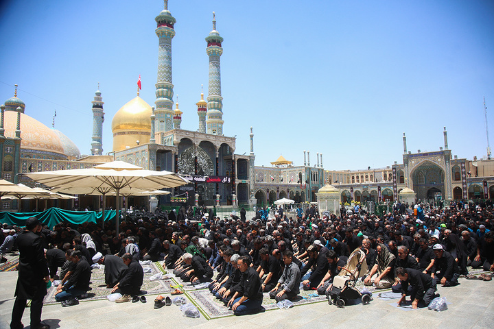 اقامه نماز جماعت ظهر عاشورا در قم