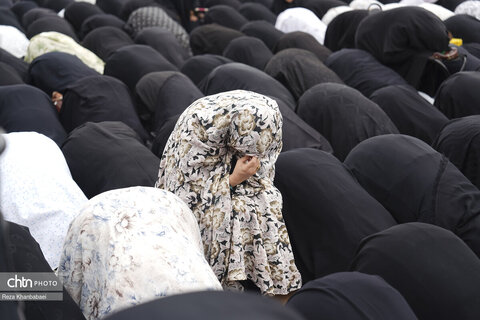 اقامه نماز ظهر عاشورا در اردبیل
