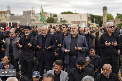 اقامه نماز ظهر عاشورا در اردبیل