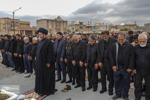 اقامه نماز ظهر عاشورا در اردبیل