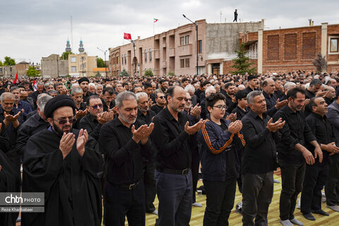 اقامه نماز ظهر عاشورا در اردبیل