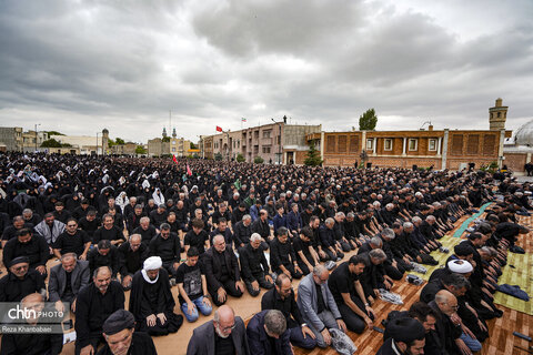 اقامه نماز ظهر عاشورا در اردبیل