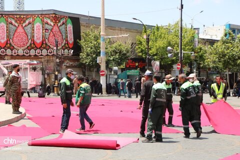 نماز ظهر عاشورا زنجان در میدان تاریخی انقلاب