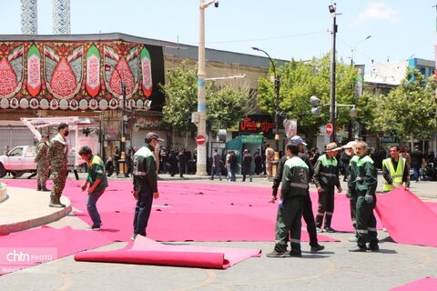 نماز ظهر عاشورا زنجان در میدان تاریخی انقلاب