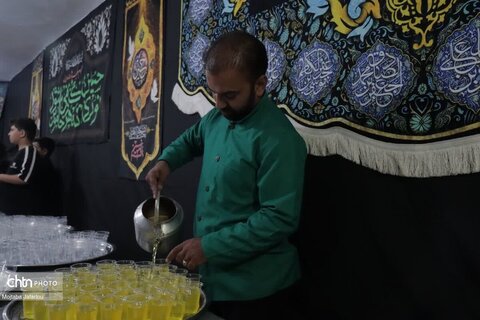شب عاشورا در محوطه حسینیه اعظم زنجان