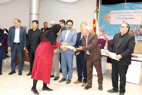 نشست تخصصی فعالان صنایع‌دستی و گردشگری در شیروان