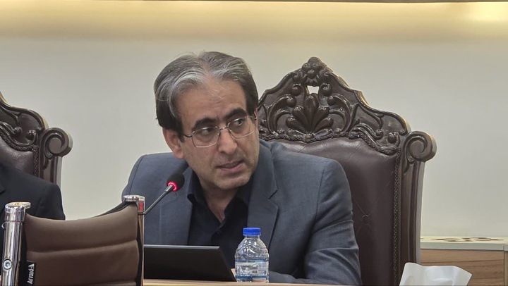 فرش تبریز سفیر هویت هنری ایران در جهان است/ احیای اقتصاد فرش مستلزم رفع موانع و بازتعریف سیاست‌های توسعه‌ای است/ دانشگاه، بازار و نظام اداری ۳ ضلع احیای جایگاه جهانی فرش تبریز هستند