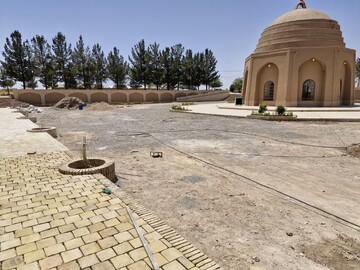 مرمت و محوطه‌سازی بقعه تاریخی گنبد تاج روستای ابراهیم‌آباد اشکذر آغاز شد