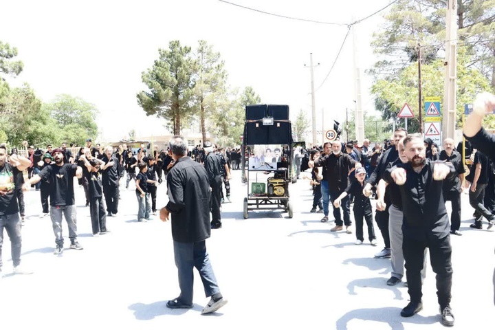 آیین سنتی سنگ‌زنی در روستای علاء سمنان برگزار شد