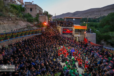 تعزیه روز عاشورا در روستای تاریخی وفس
