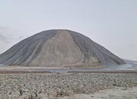 اعجاز زمین‌شناسی در سیستان و بلوچستان؛ گل‌افشان بندر تنگ با مونسون فوران کرد