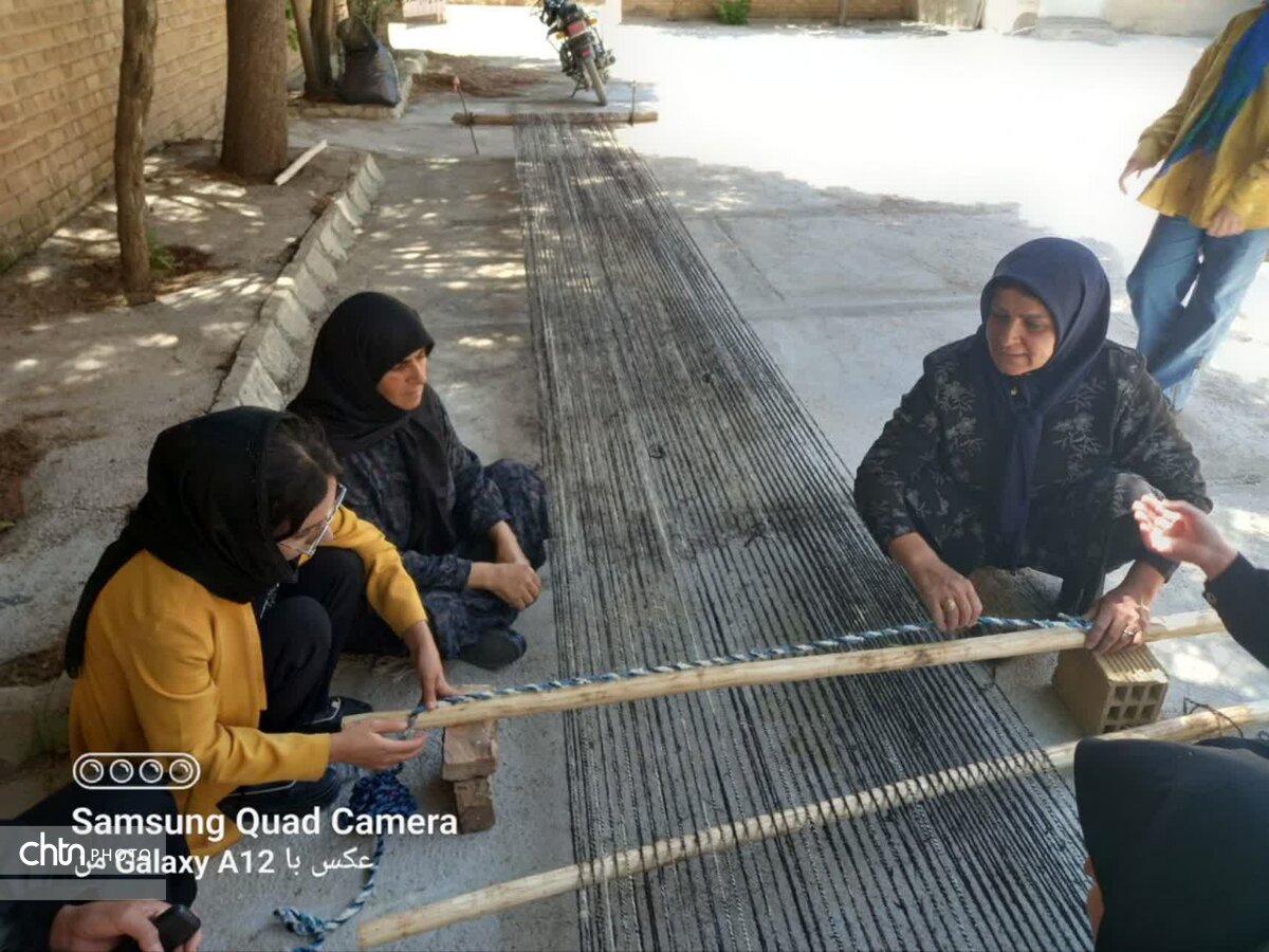 آغاز دوره آموزشی بافت سیاه‌چادر در رومشکان با هدف حفظ میراث فرهنگی عشایر