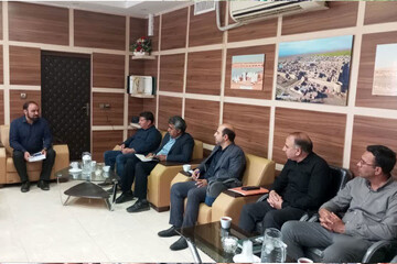 مشارکت بنیاد برکت استان اصفهان به‌منظور تکمیل زنجیره ارزش تولید صنایع‌دستی شهرستان ورزنه