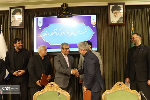 علی اصغر شالبافیان رئیس مرکزی سرمایه‌گذاری و امور اقتصادی وزارت میراث‌فرهنگی، گردشگریو صنایع‌دستی در سفر به خراسان رضوی