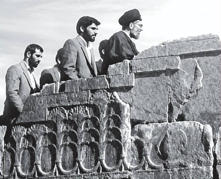 تخت‌جمشید در آینه نگاه رهبر شهید؛ روایتی از پیوند ایران، تاریخ و هویت/ وقتی آیت‌الله خامنه‌ای از هویت ایران و سرنوشت تاریخ نوشت