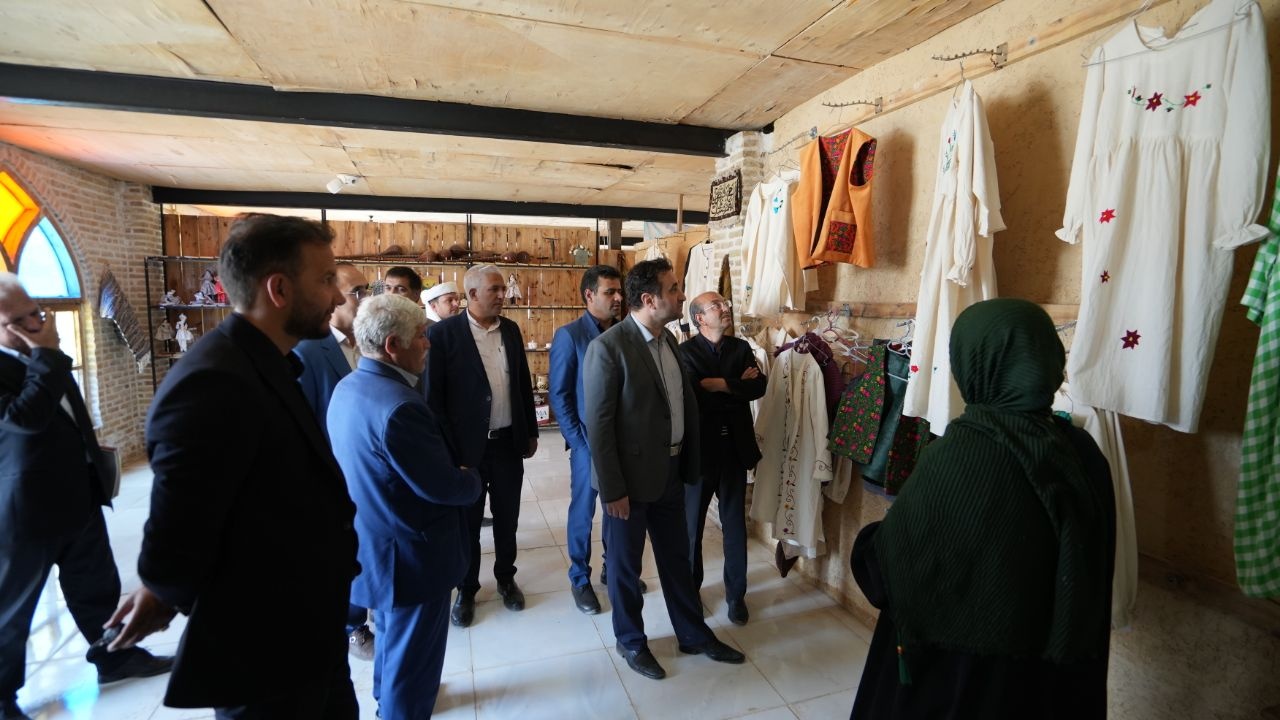 بازدید رئیس مرکز سرمایهگذاری و امور اقتصادی وزارت میراثفرهنگی از مدرسه تاریخی غیاثیهخرگرد خواف