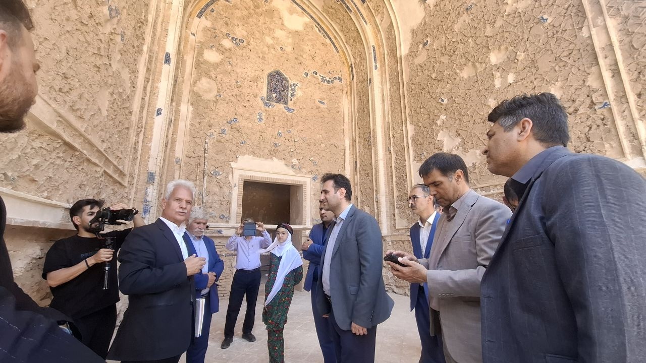 بازدید رئیس مرکز سرمایهگذاری و امور اقتصادی وزارت میراثفرهنگی از مدرسه تاریخی غیاثیهخرگرد خواف
