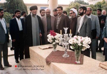 از حافظیه تا حافظ؛ بازخوانی دو حضور رهبر شهید انقلاب در آرامگاه شاعر بزرگ ایران/ روایت دلبستگی رهبر شهید به میراث‌ادبی ایران