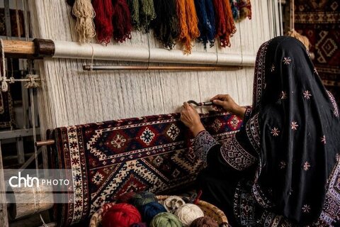 اشتغال پایدار با صنایع‌دستی و دوخت محلی در خاش/ تقویت اقتصاد روستا با محوریت زنان و مردان هنرمند